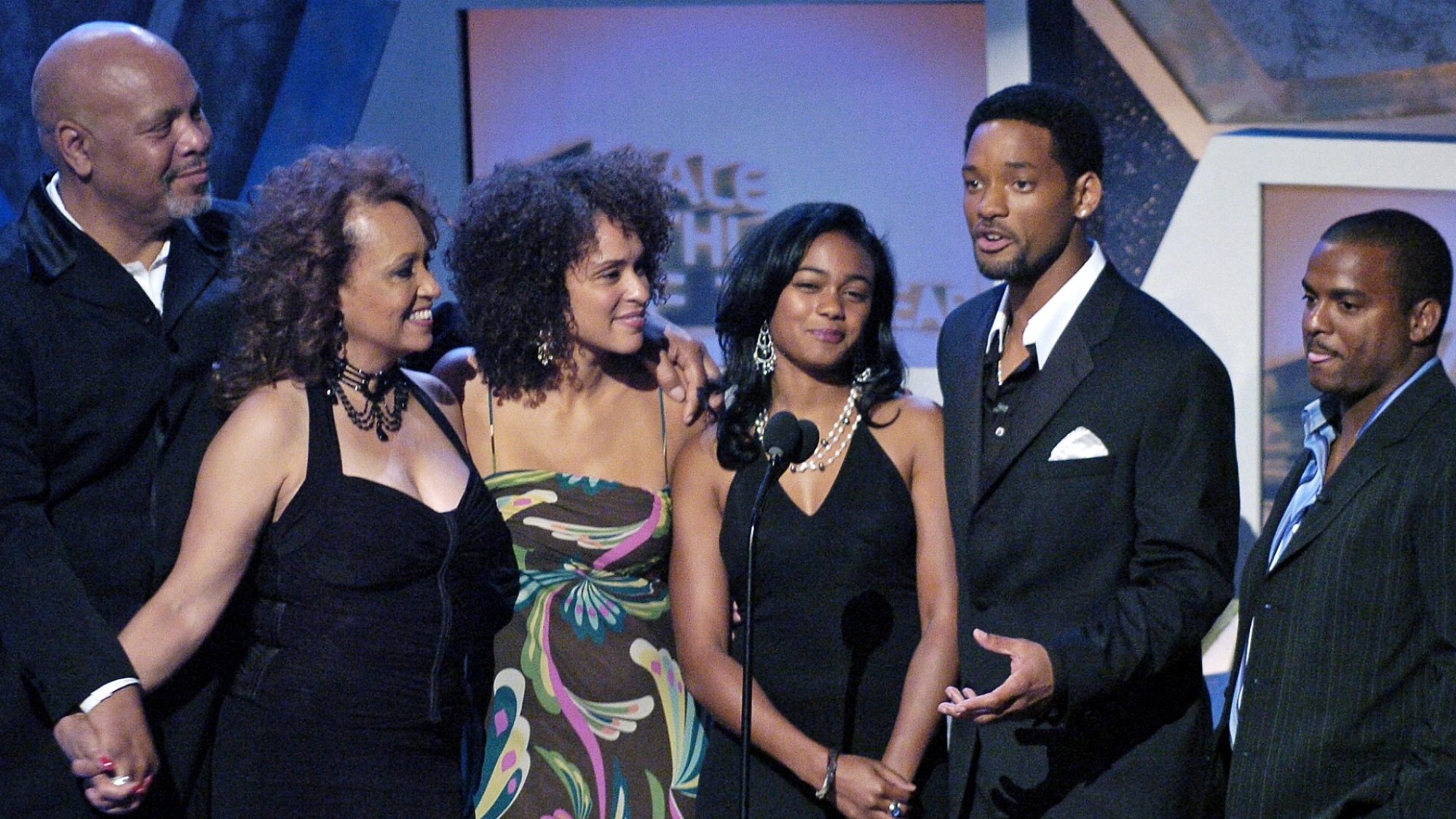 Host Will Smith, second from right, is joined by members of the original cast of the television comedy series "The Fresh Prince of Bel-Air" during the 5th annual BET Awards on Tuesday, June 28, 2005, in Los Angeles. (AP Photo/Chris Pizzello)