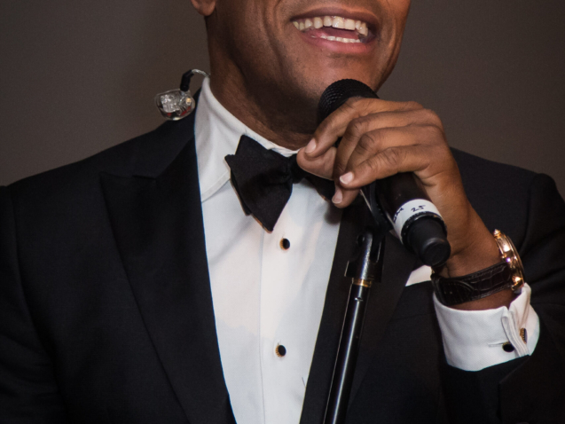 Musician Maxwell performs at the 'Brilliant is Beautiful' fund raiser dinner organized by the NGO Artists for Peace and Justice, in London, Sunday, Oct. 9, 2016. (Photo by Vianney Le Caer/Invision/AP)