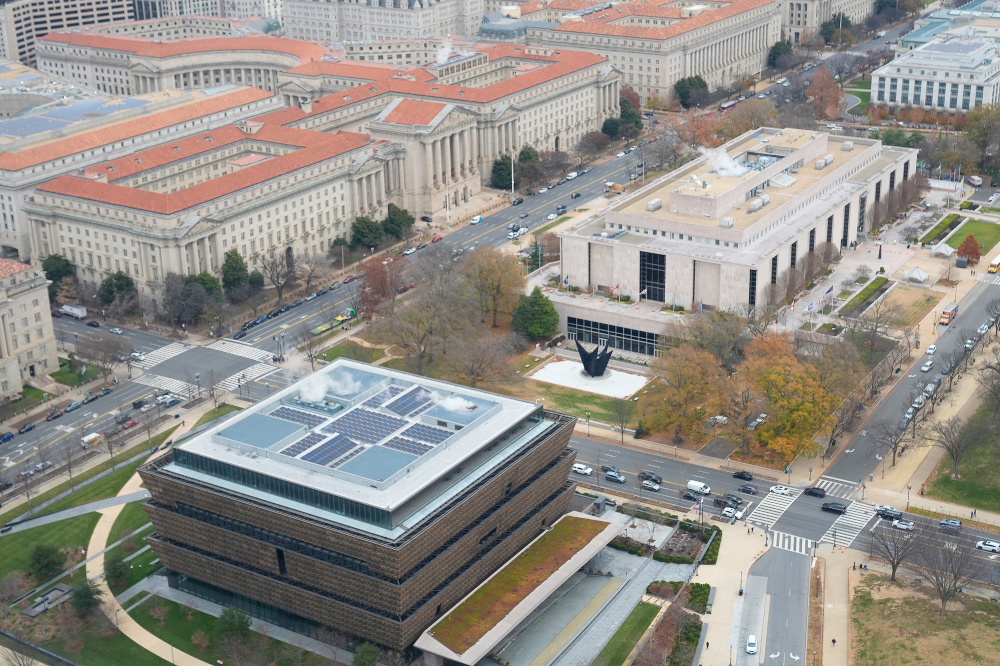 Trump Orders Warning Signs Outside Smithsonian History Museum